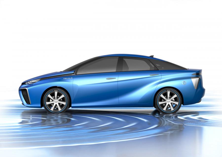  Toyota FCV Concept 2013 года  (фото 3 из 14)